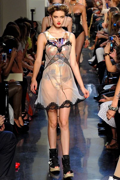 Look 48